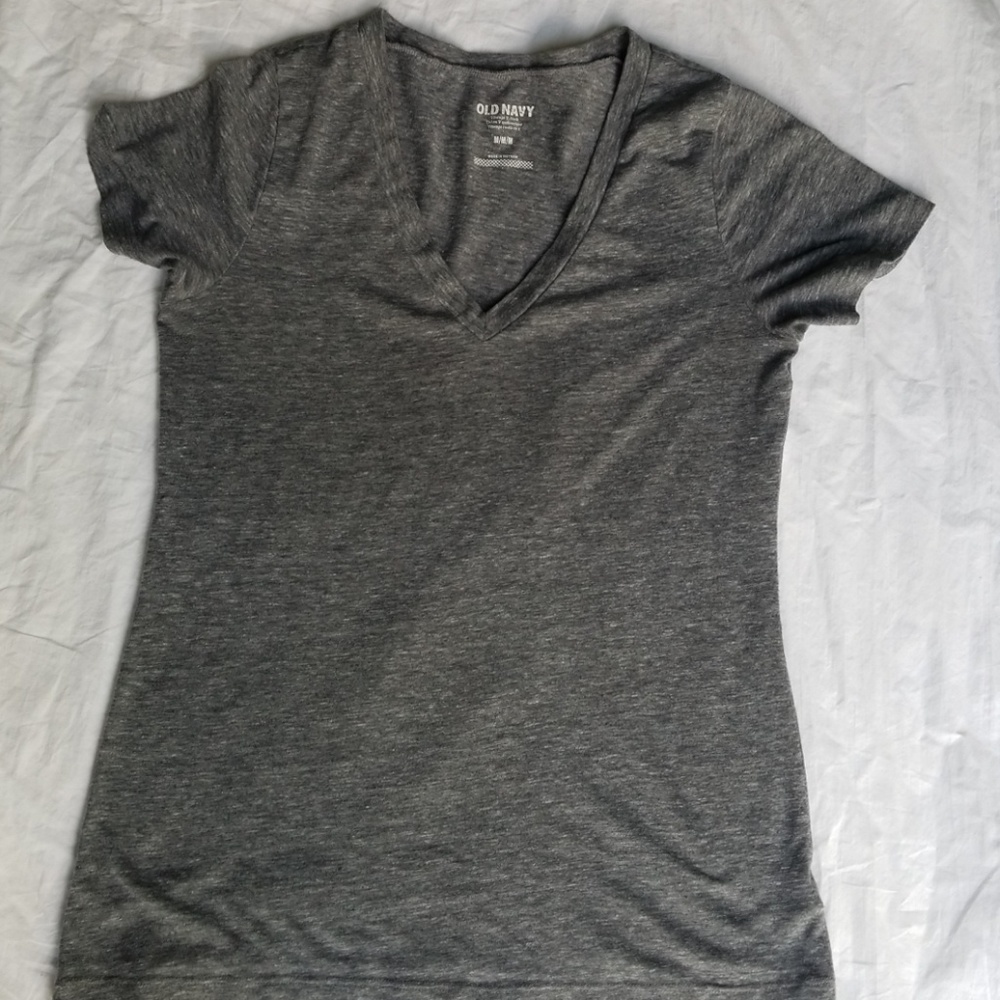 Gray v neck tee
